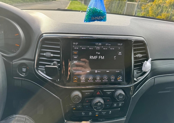 Jeep Grand Cherokee cena 115000 przebieg: 61495, rok produkcji 2019 z Września małe 92